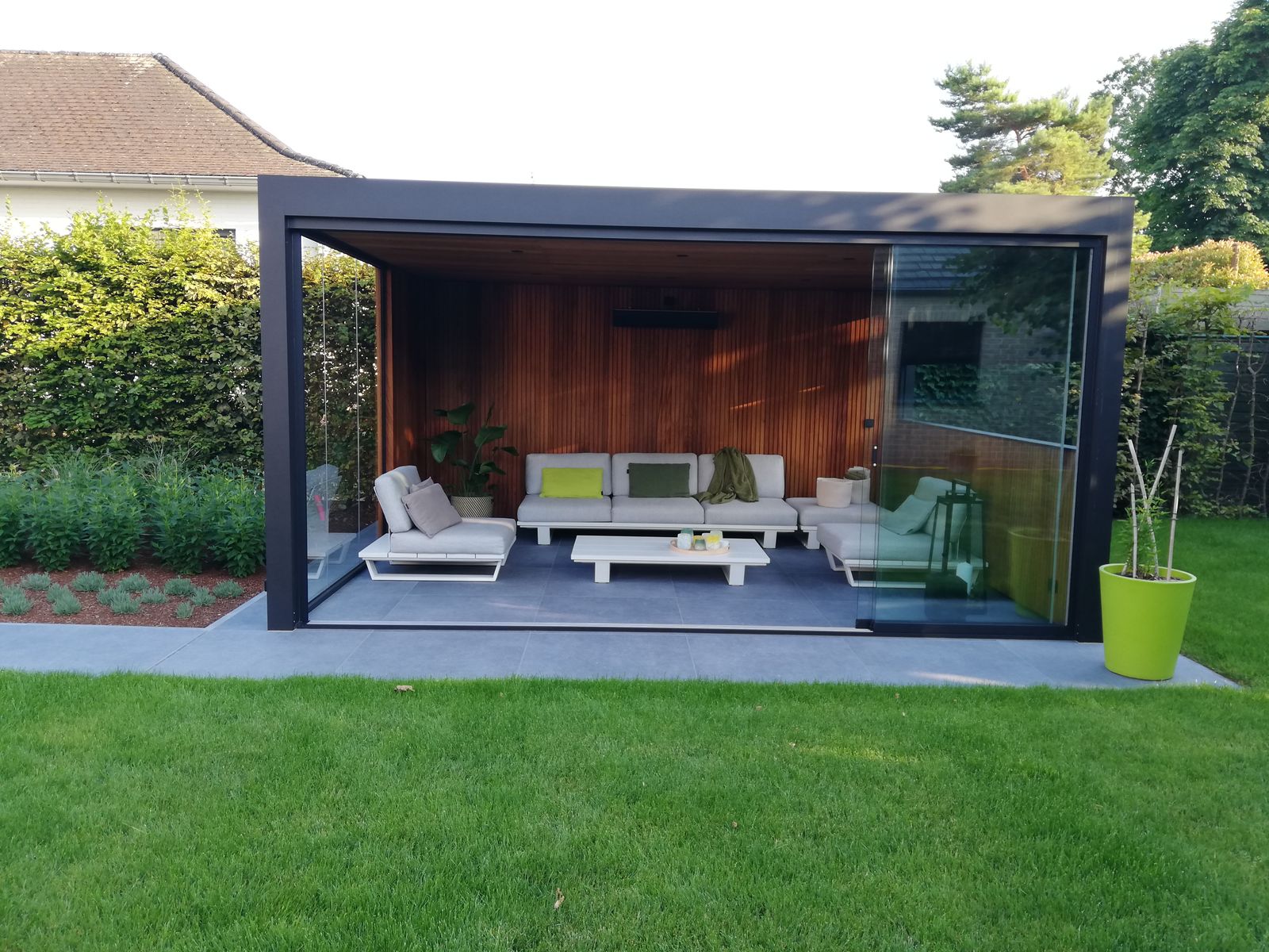Een tuinkamer om alle seizoenen van te genieten te Bilzen